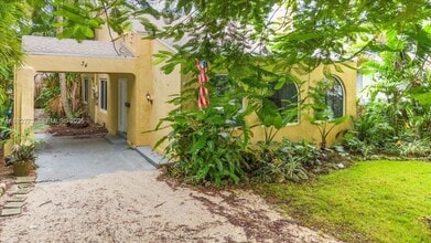 Building Photo - 34 SW 18th Rd