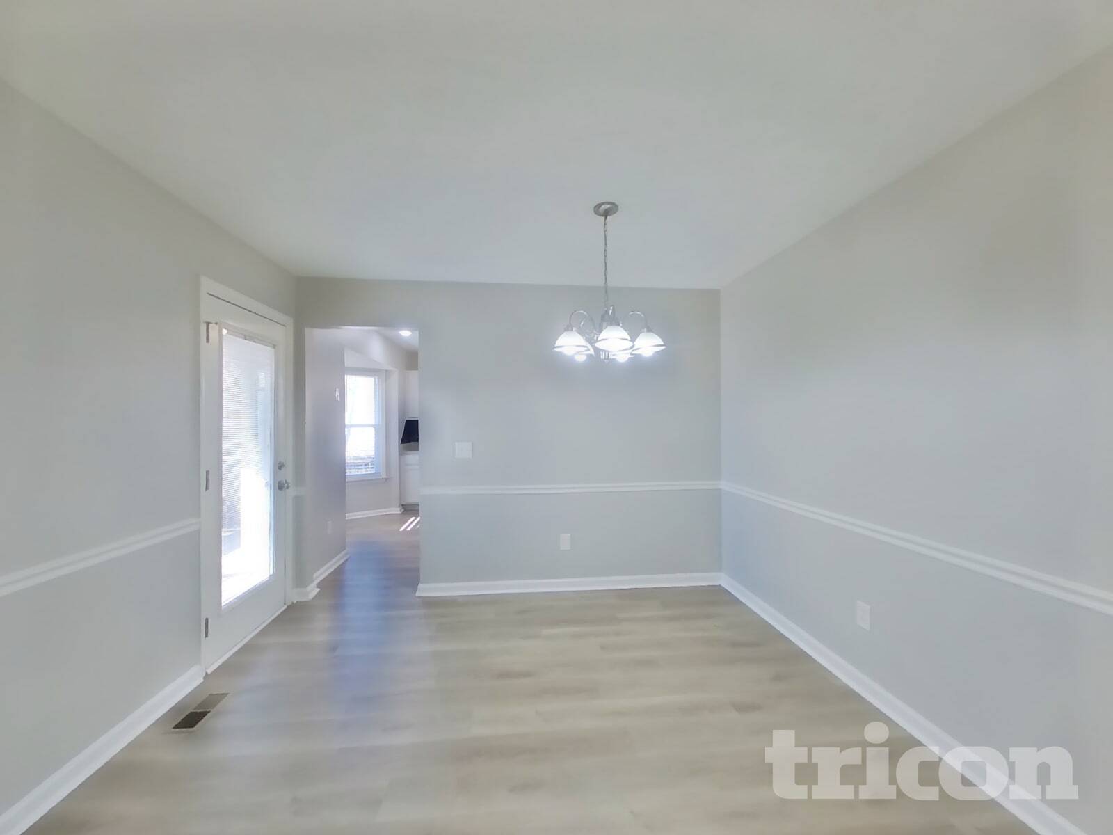 Building Photo - 362 Park Ct N