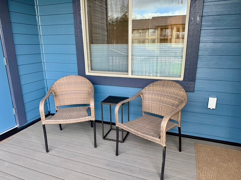 Patio - 1230 Confluence Way SE