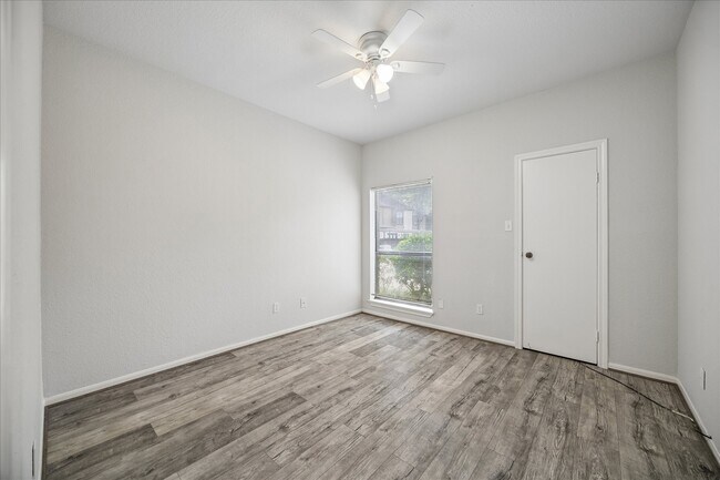 Building Photo - 11711 Memorial Dr