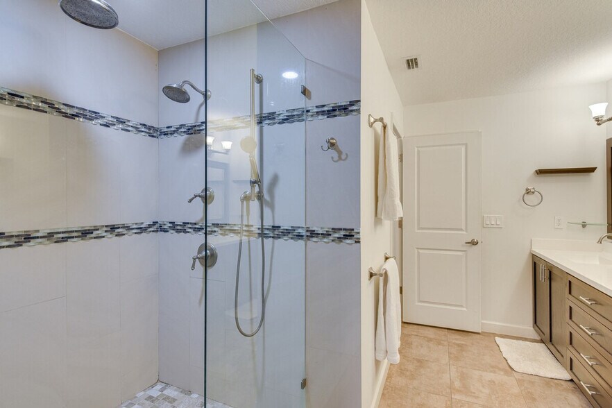 Building Photo - 15300 SW 164th St