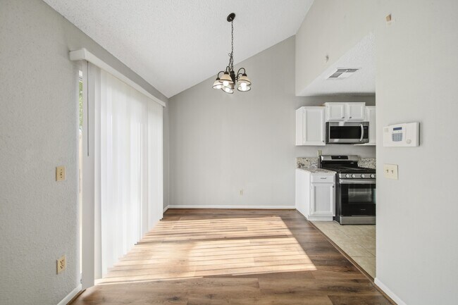 Building Photo - 2819 Kettle Run Dr