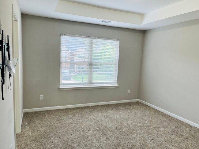 Building Photo - WOW! 5 bed, 4 full baths, brick exterior, ...