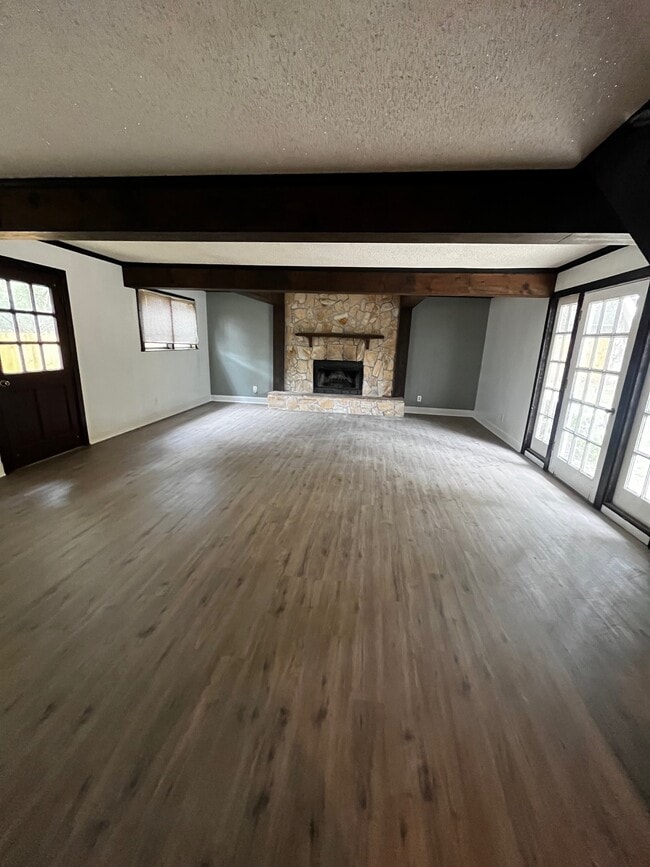 Building Photo - 6650 Zeigler Blvd