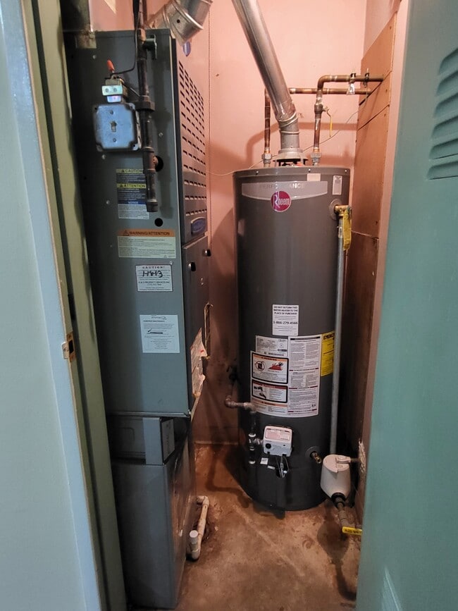 Building Photo - 517 Lakewood Blvd