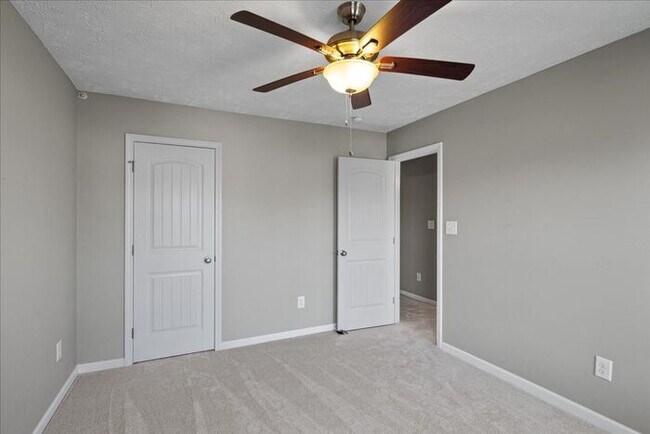 Building Photo - 3 Bedroom 2.5 Bath home in Grays Creek