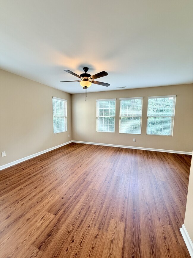 Building Photo - 3719 Landshire View Lane