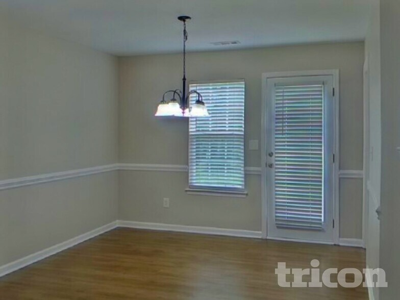 Building Photo - 1911 Kingstree Dr