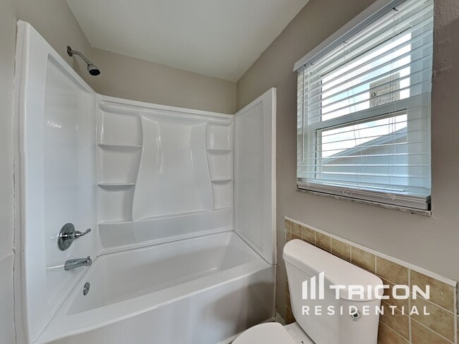 Building Photo - 1374 Bramblewood Dr