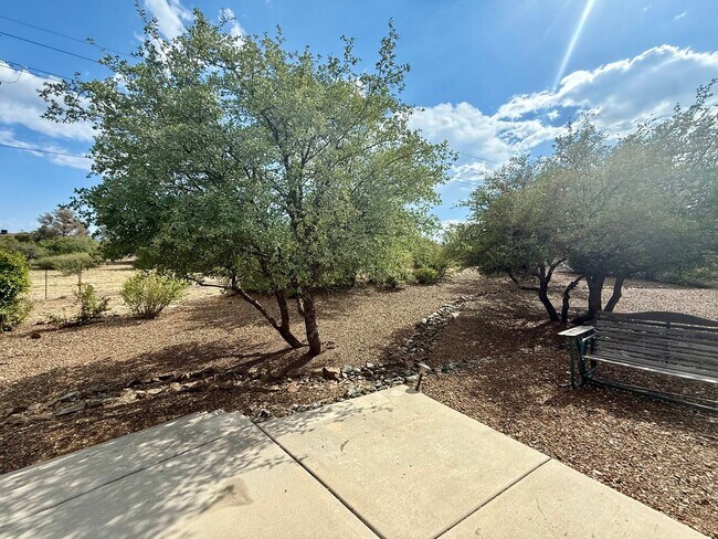 Building Photo - Beautiful 4-Bedroom Home in Desirable Pres...