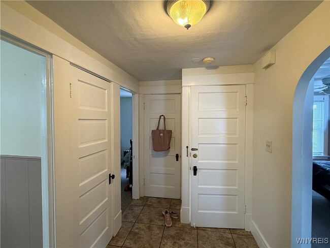 Building Photo - 58 Court St