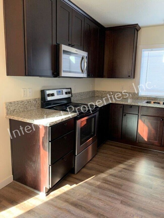 Building Photo - FLIK01-OPM