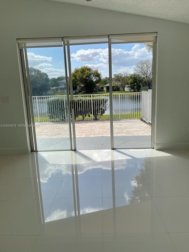 Building Photo - 4117 Sapphire Bend