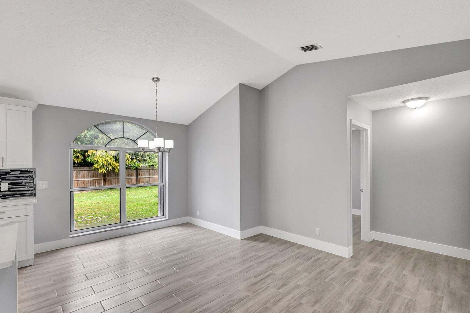 Building Photo - 843 Azalea Dr