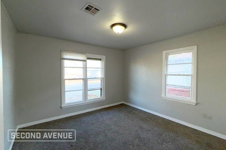 Building Photo - 1920 NE 29th St