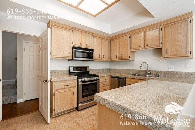 Building Photo - 2938 Luciernaga St
