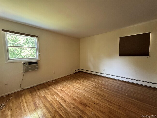 Building Photo - 29 Hendrick Ave