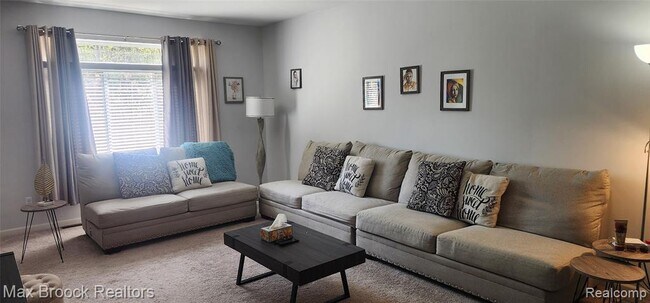 Building Photo - 29574 Woodpark Cir