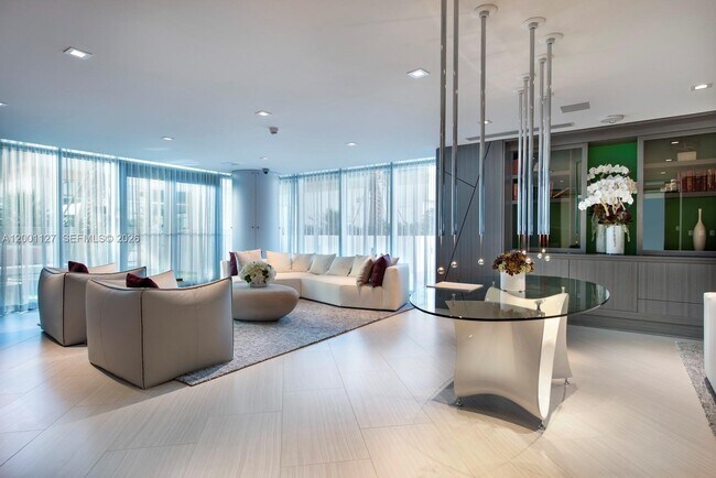Building Photo - 300 Sunny Isles Blvd