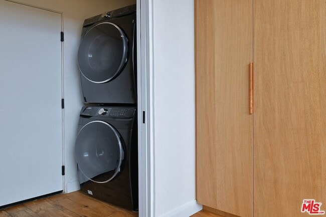 Building Photo - 2145 Linda Flora Dr