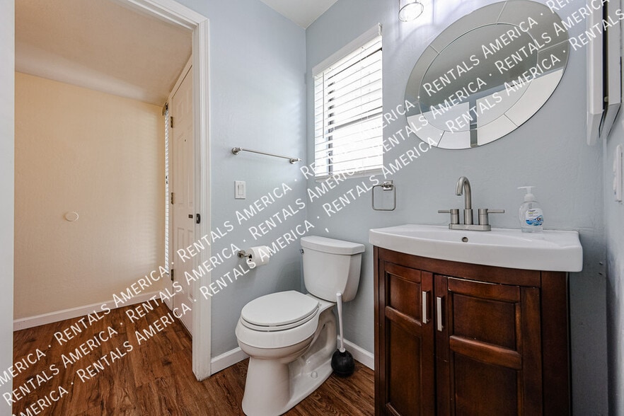 Building Photo - 2548 W Canyon Crest Cir