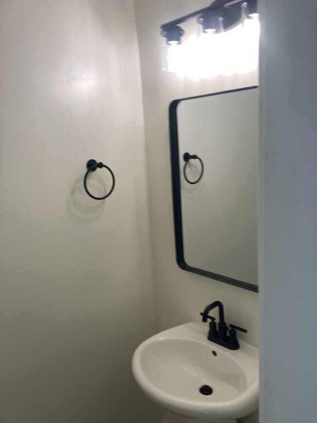 Building Photo - 3 Bed - 2.5 Bath, Newer Construction, Larg...