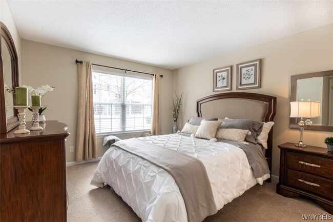 Building Photo - 5 S Autumn St