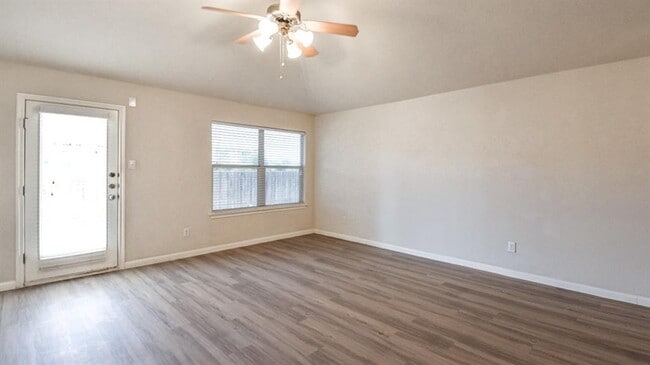 Building Photo - 502 Hidden Brook Ln