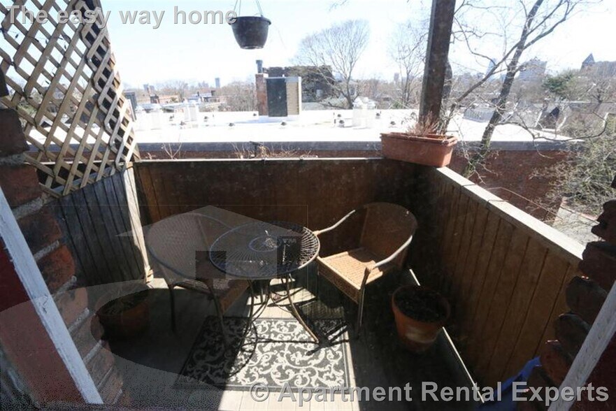 Building Photo - 331 Harvard St