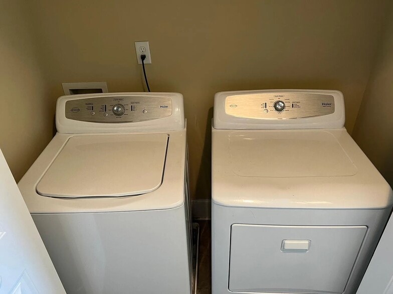 Building Photo - 1559 Craig St