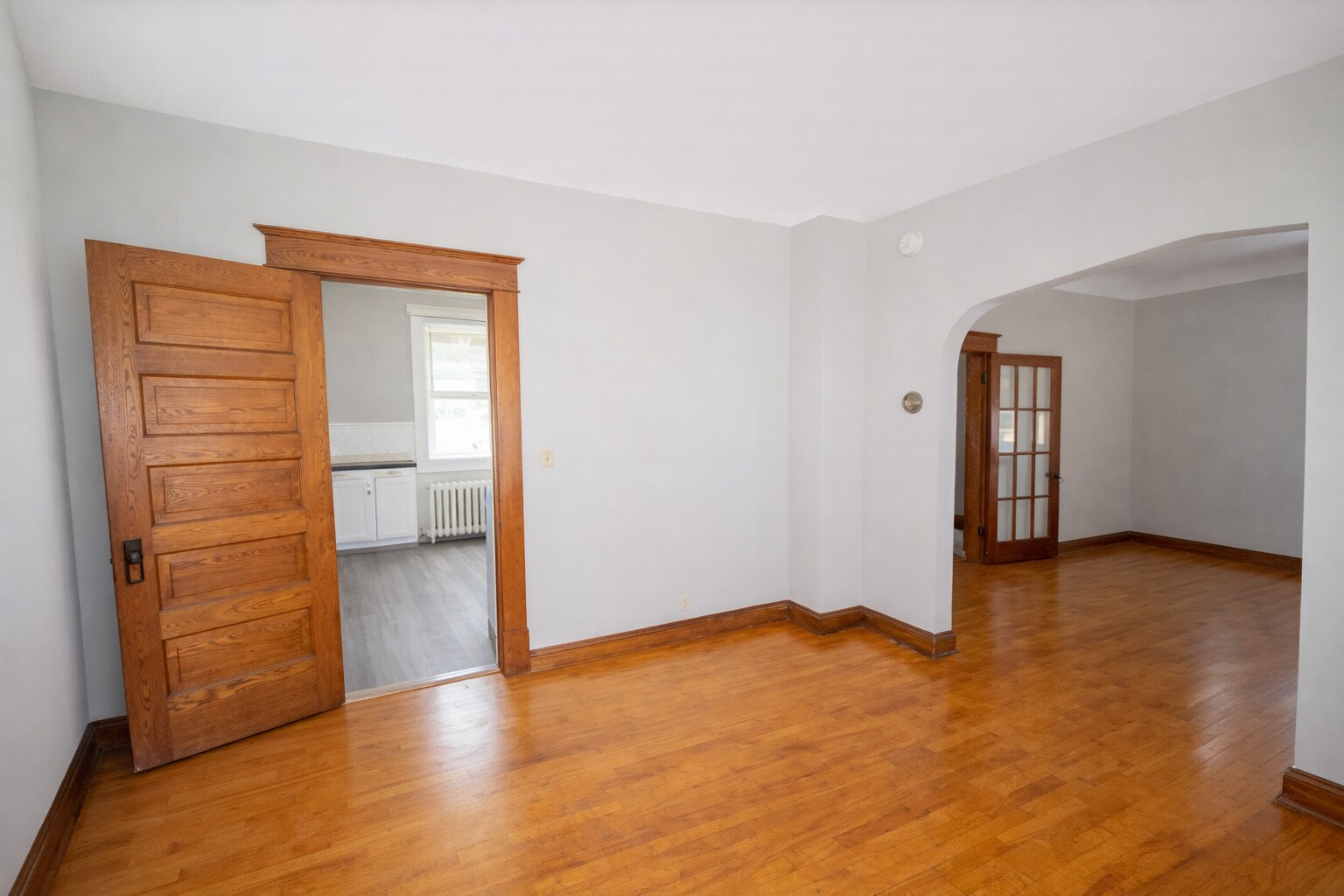 Building Photo - 322 Pierce St N