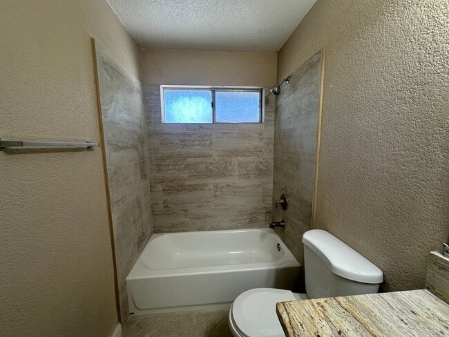Building Photo - Updated 3 Bedroom 2 Bathroom Townhome with...
