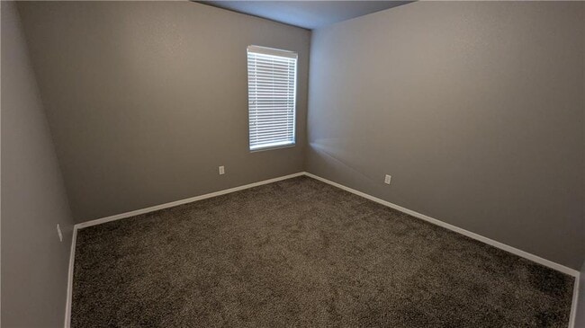 Building Photo - 223 E Anabranch Ct