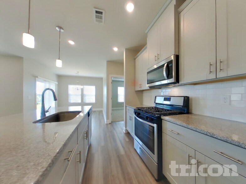 Building Photo - 1209 Dutch peak