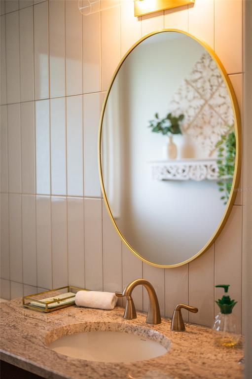 Building Photo - 5005 Canterbury Dr