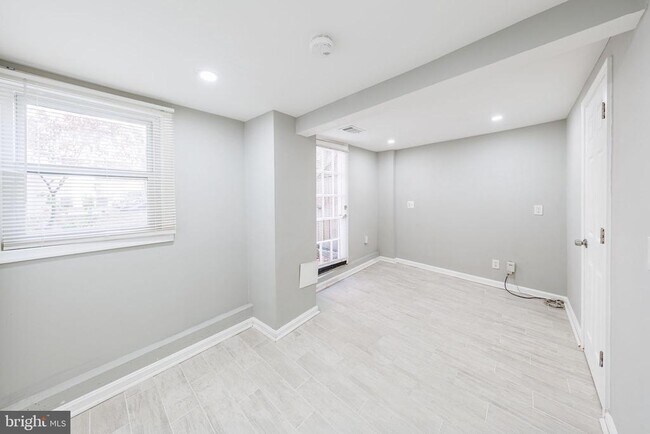 Building Photo - 1235 Shepherd St NW