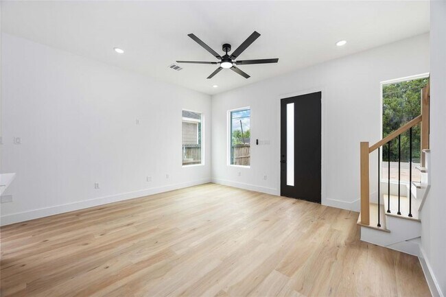 Building Photo - 4337 Clover St