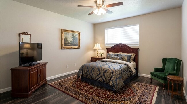 Building Photo - 1020 N Main St