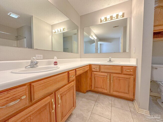 Building Photo - 5105 Westport Dr