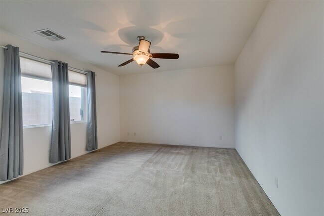 Building Photo - 10465 Saddle Mountain St