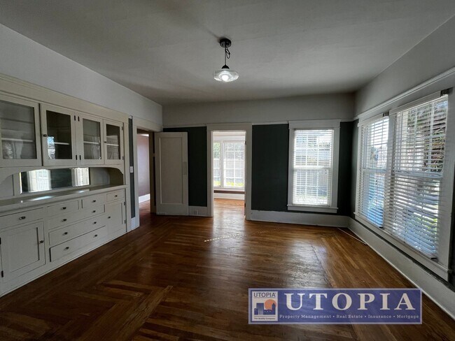 Building Photo - Charming 3 bedroom, 2 bathroom home in the...