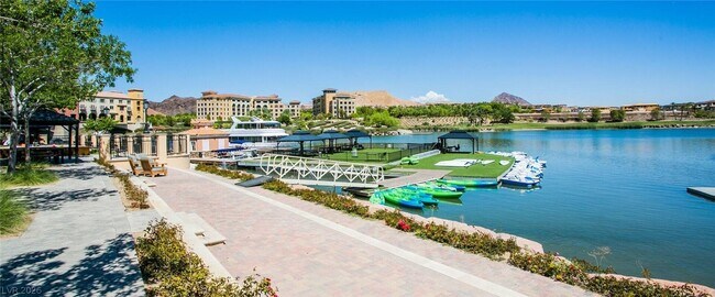 Building Photo - 30 Strada Di Villaggio