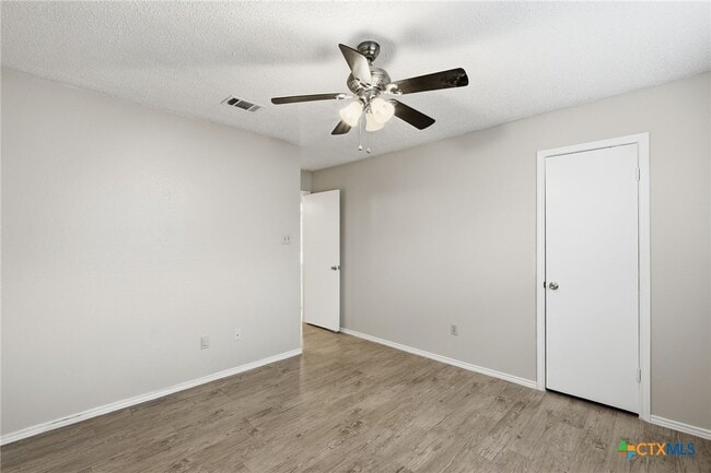 Building Photo - 409 Rawhide Loop