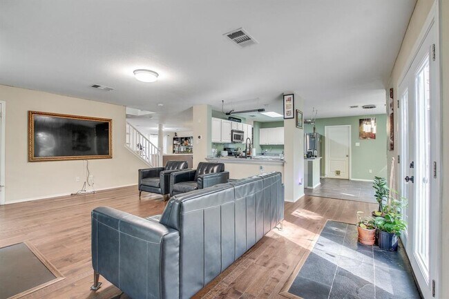 Building Photo - 1625 Balsam Way
