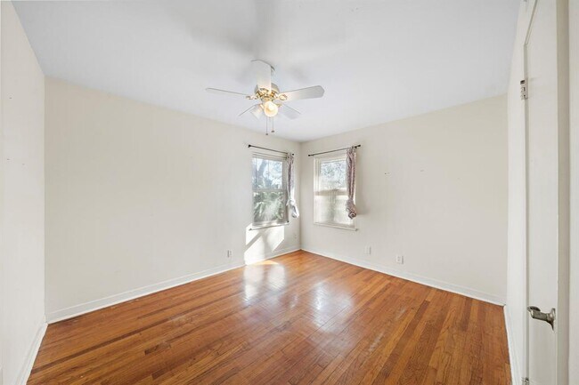 Building Photo - 6213 Grape St