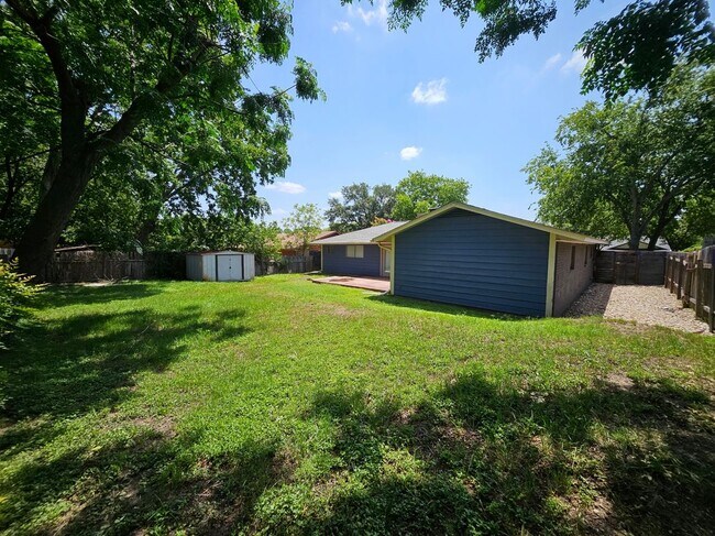 Building Photo - 1515 Desert Quail Ln
