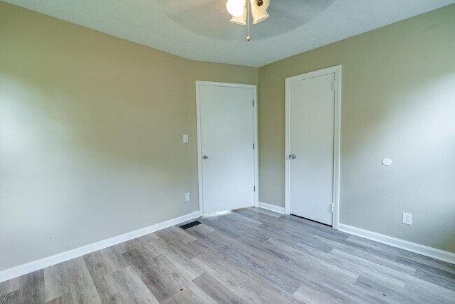 Building Photo - 509 Diecks Dr