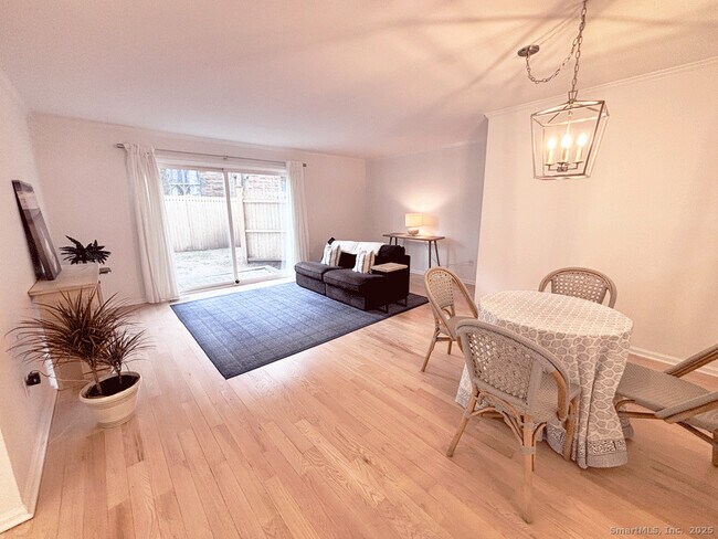 Building Photo - 2 West Ave