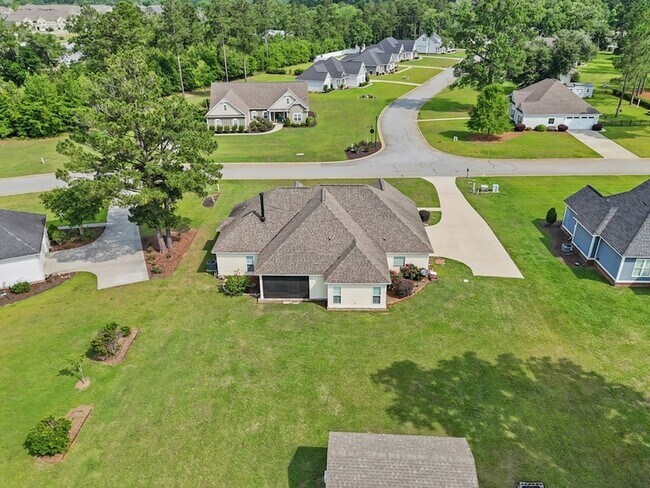 Building Photo - 128 Thistledown Dr