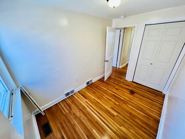 Building Photo - 7445 Rhoads St